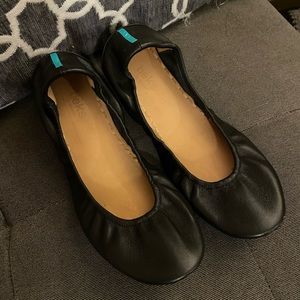 Size 11 Matte Black Tieks